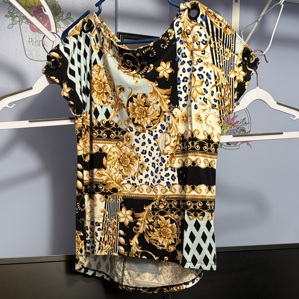 Cable & Gauge Black and Gold Print Cold Shoulder Top with Grommet Detail